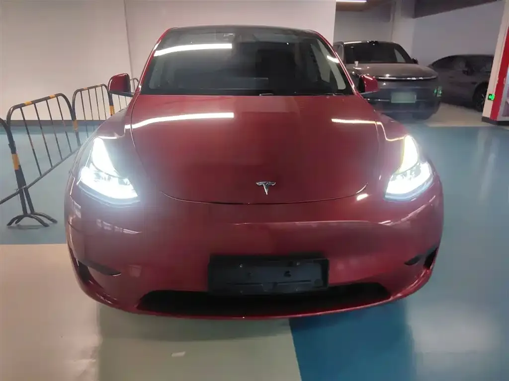 Tesla Model Y 2024 из CN, фото 3