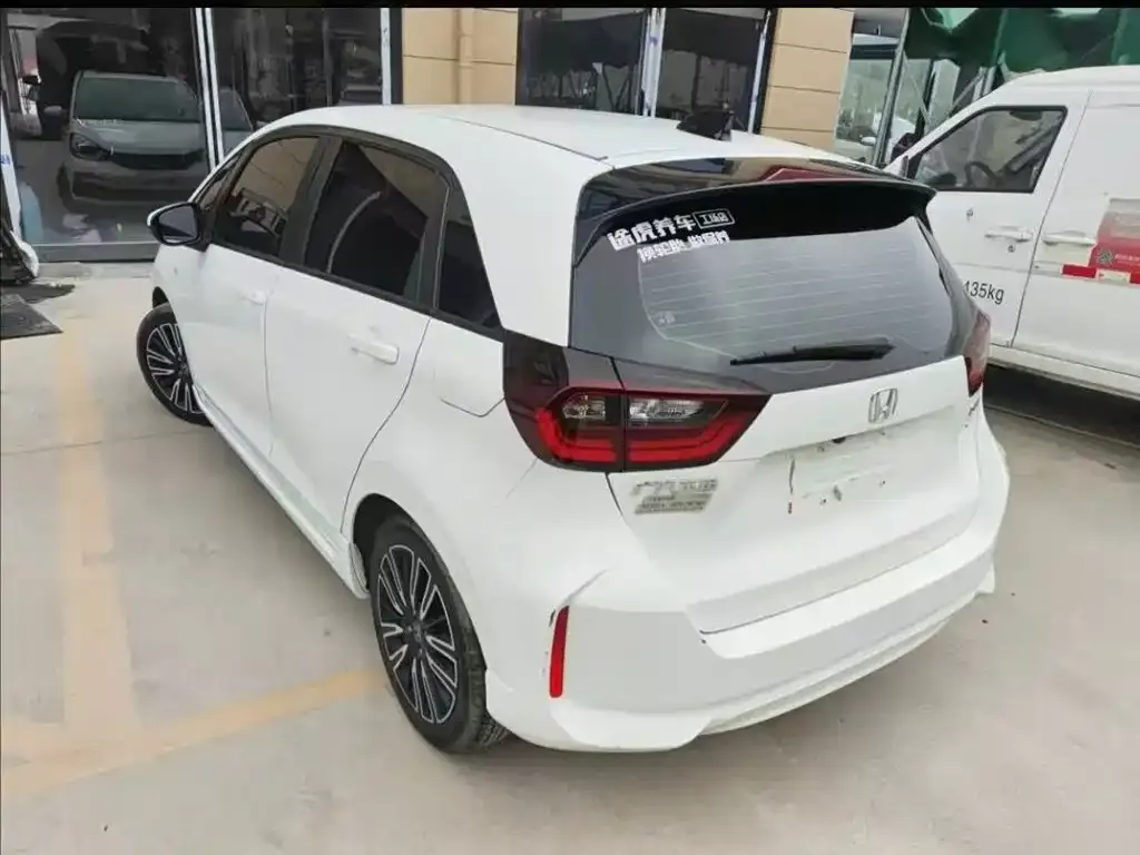 Honda Fit — фото 3