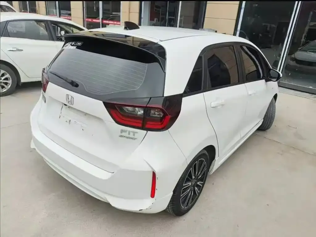 Honda Fit — фото 4
