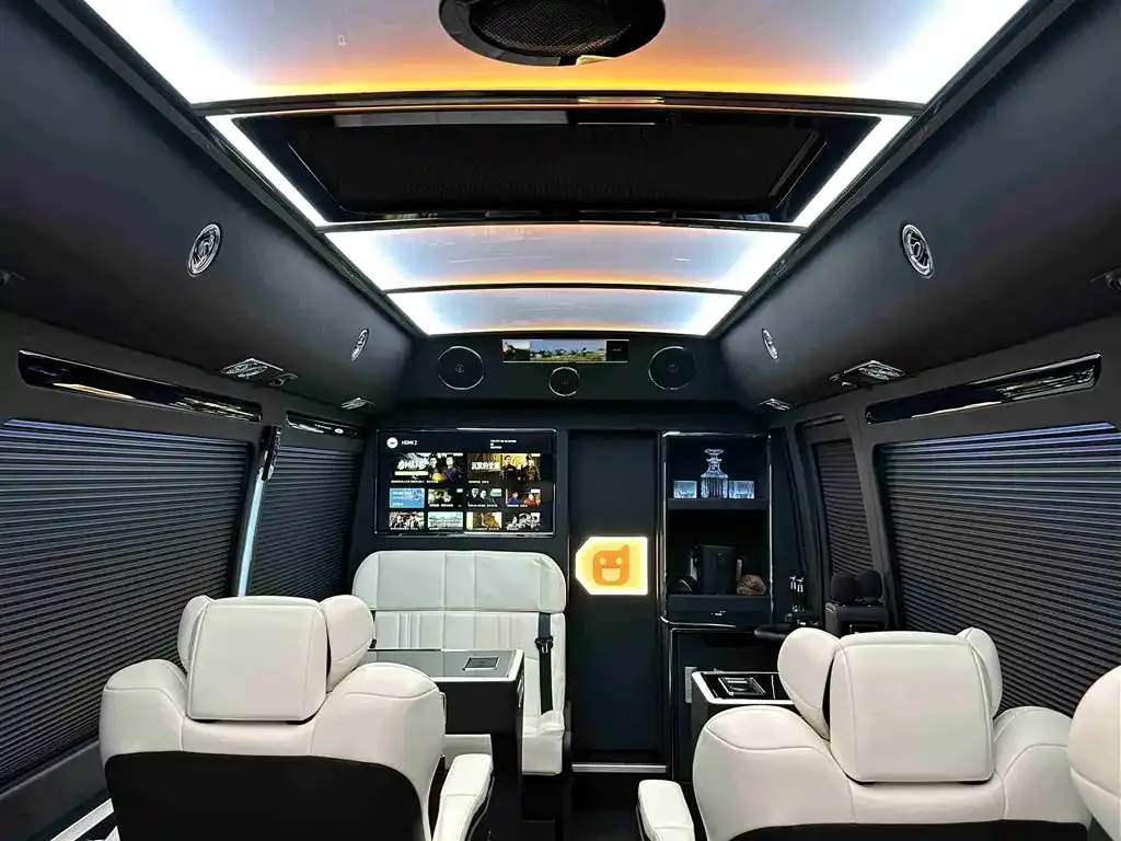 Toyota Coaster 2023 из CN, фото 8