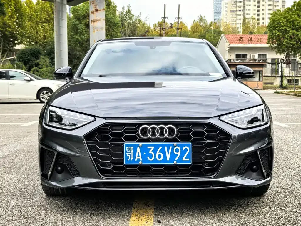 Audi A4L 2021 из CN, фото 2