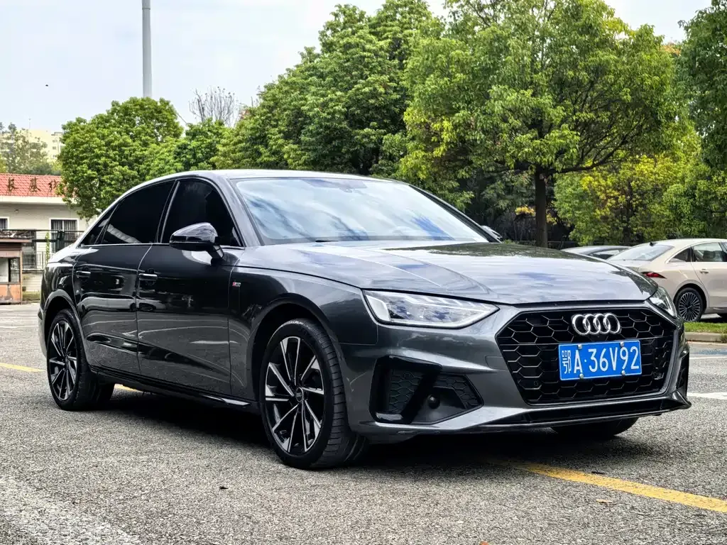 Audi A4L 2021 из CN, фото 3