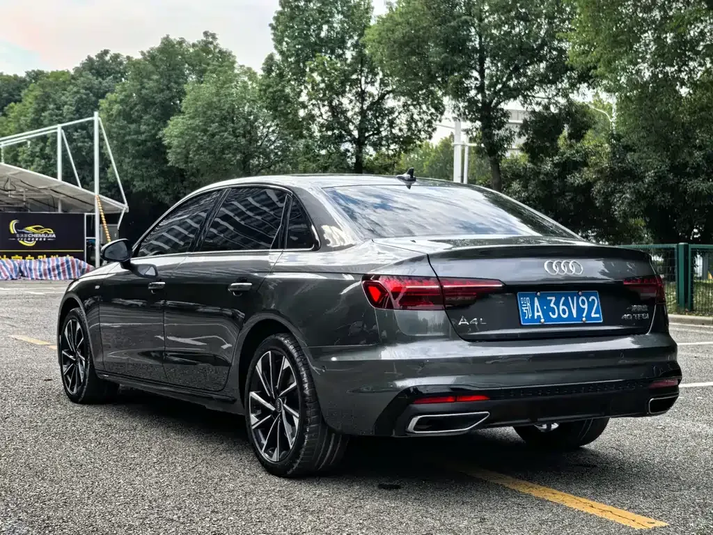 Audi A4L 2021 из CN, фото 7