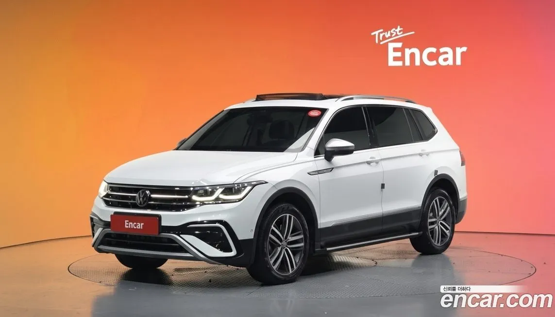 Volkswagen Tiguan — фото 1