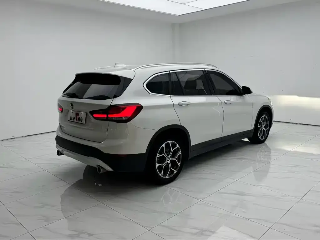BMW X1 2021 из CN, фото 7