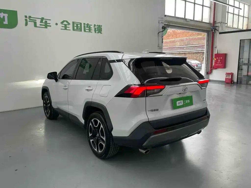 Toyota RAV4 2021 из CN, фото 6