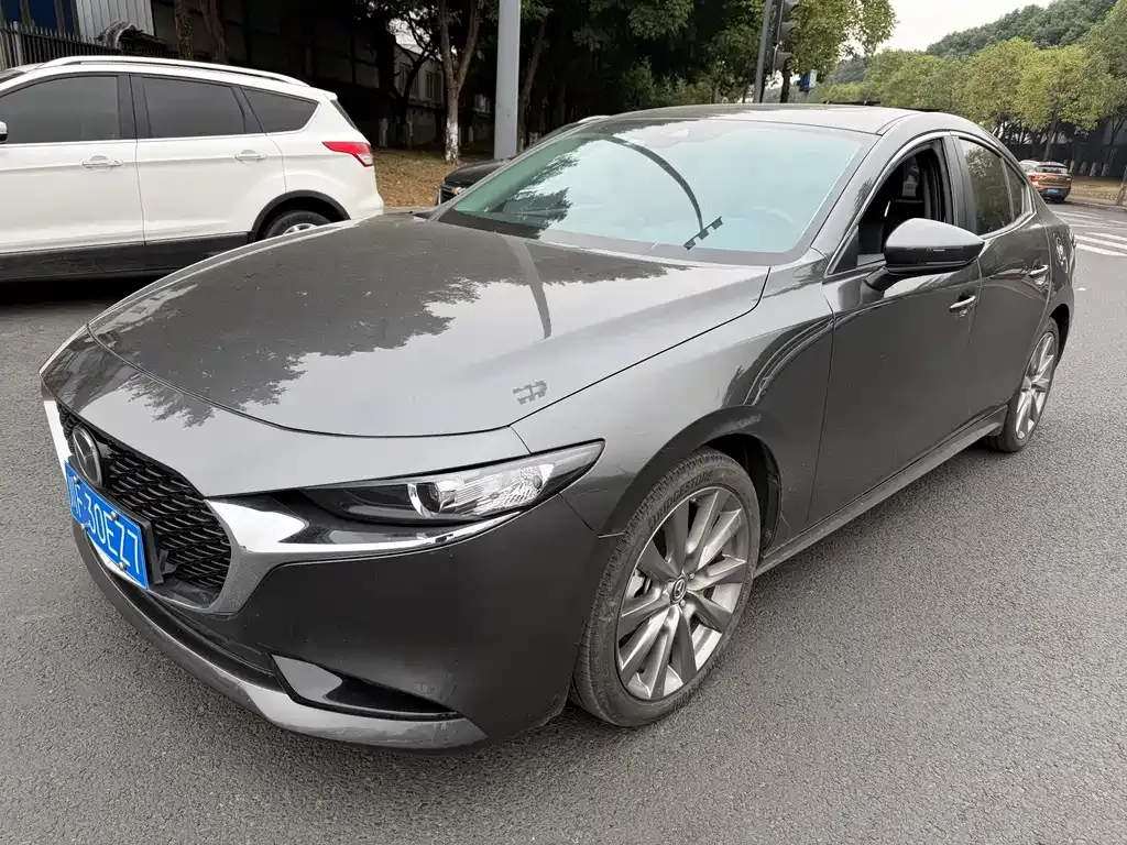 Mazda 3 Axela 2023 из CN, фото 1