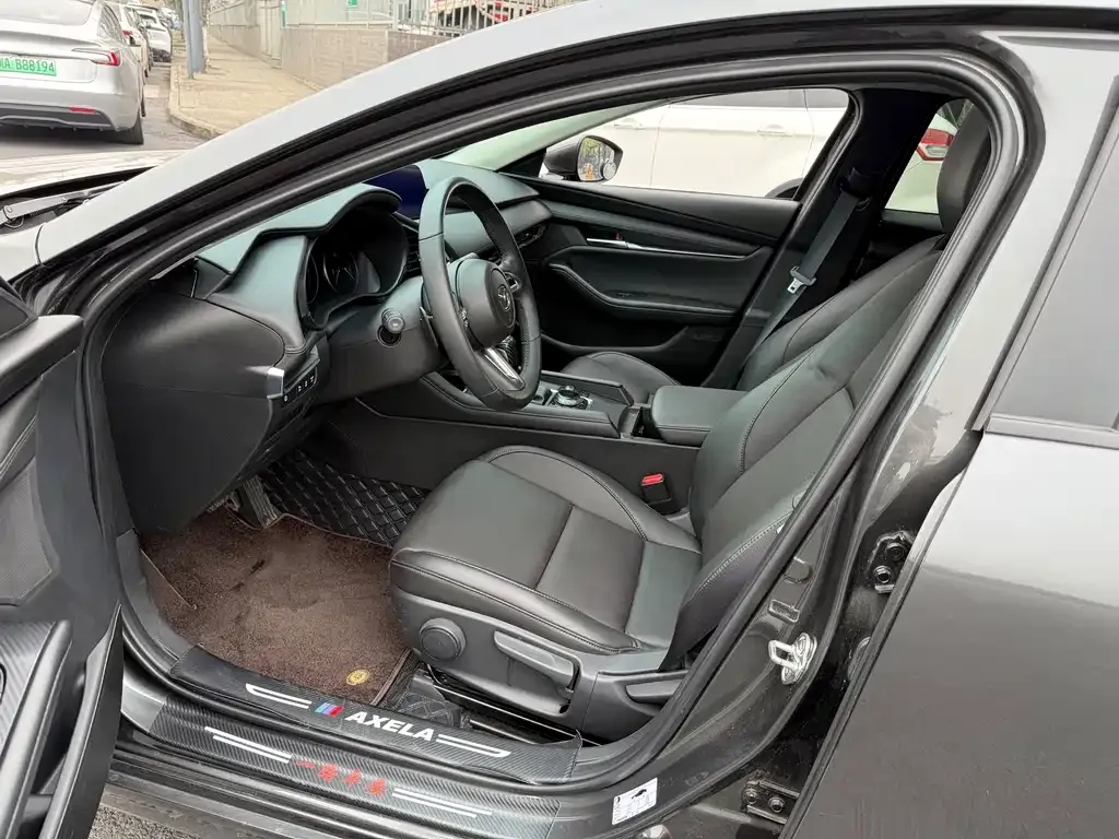 Mazda 3 Axela 2023 из CN, фото 10