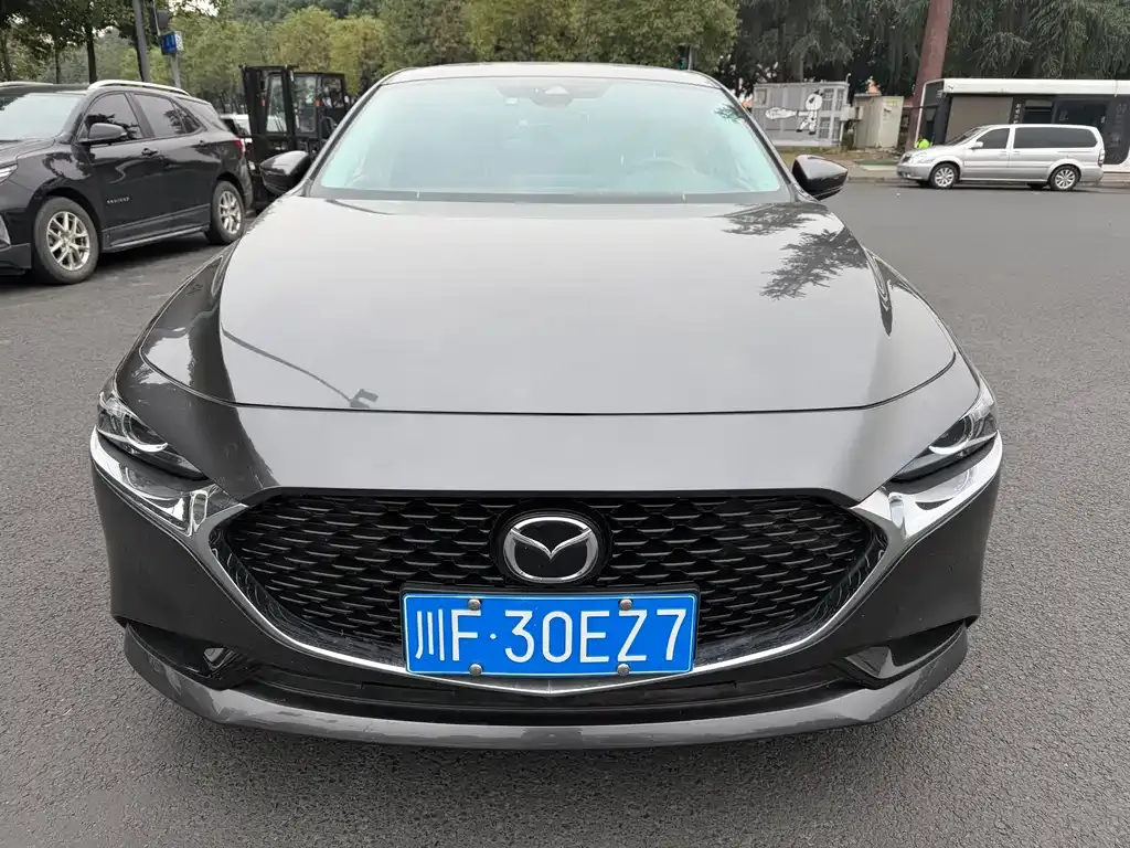 Mazda 3 Axela 2023 из CN, фото 2