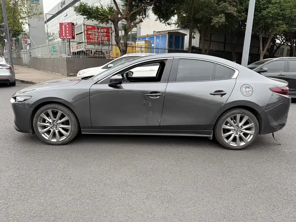 Mazda 3 Axela 2023 из CN, фото 4