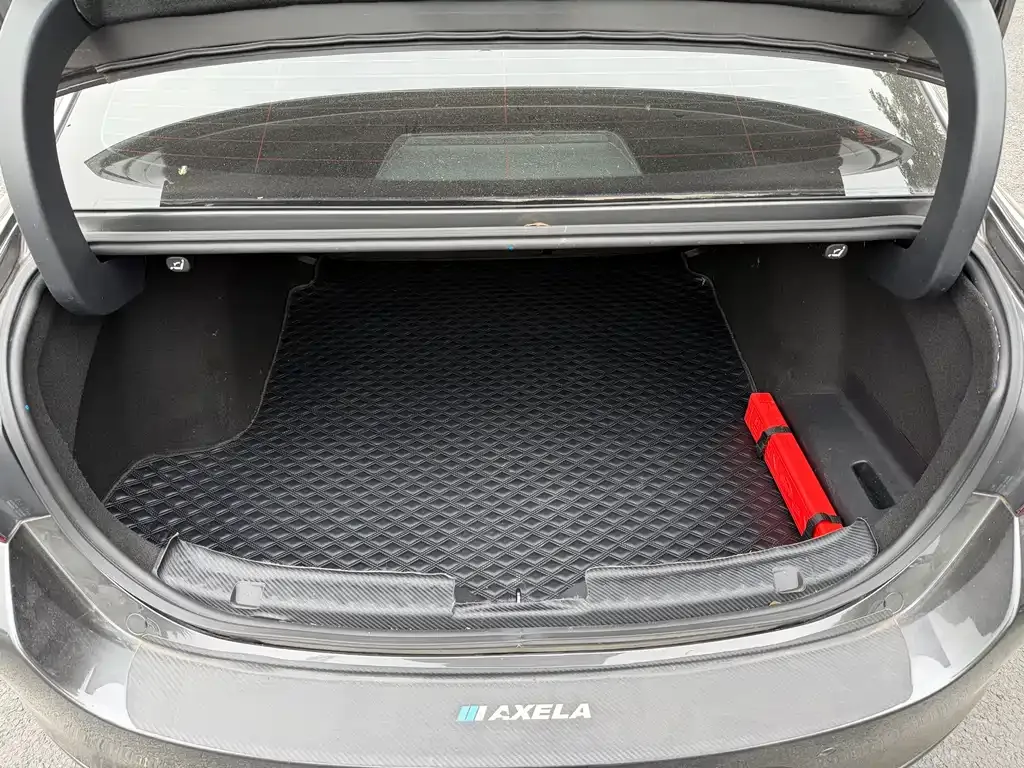 Mazda 3 Axela 2023 из CN, фото 8
