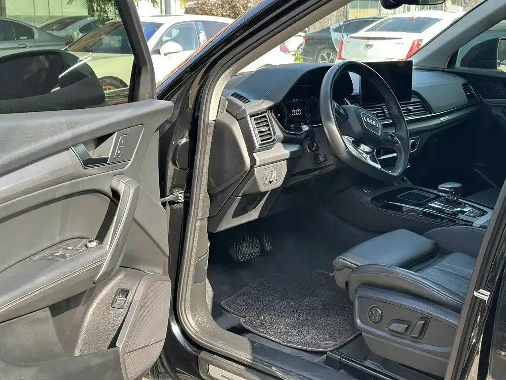 Audi Q5L 2022 из CN, фото 5