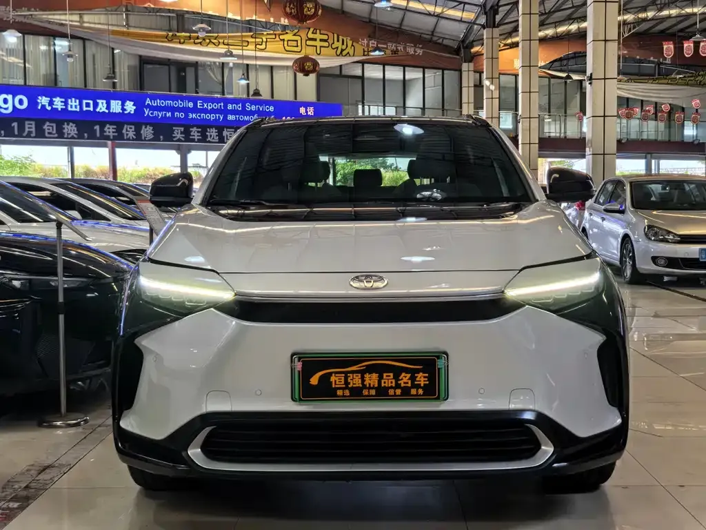 Toyota bZ4X 2022 из CN, фото 2