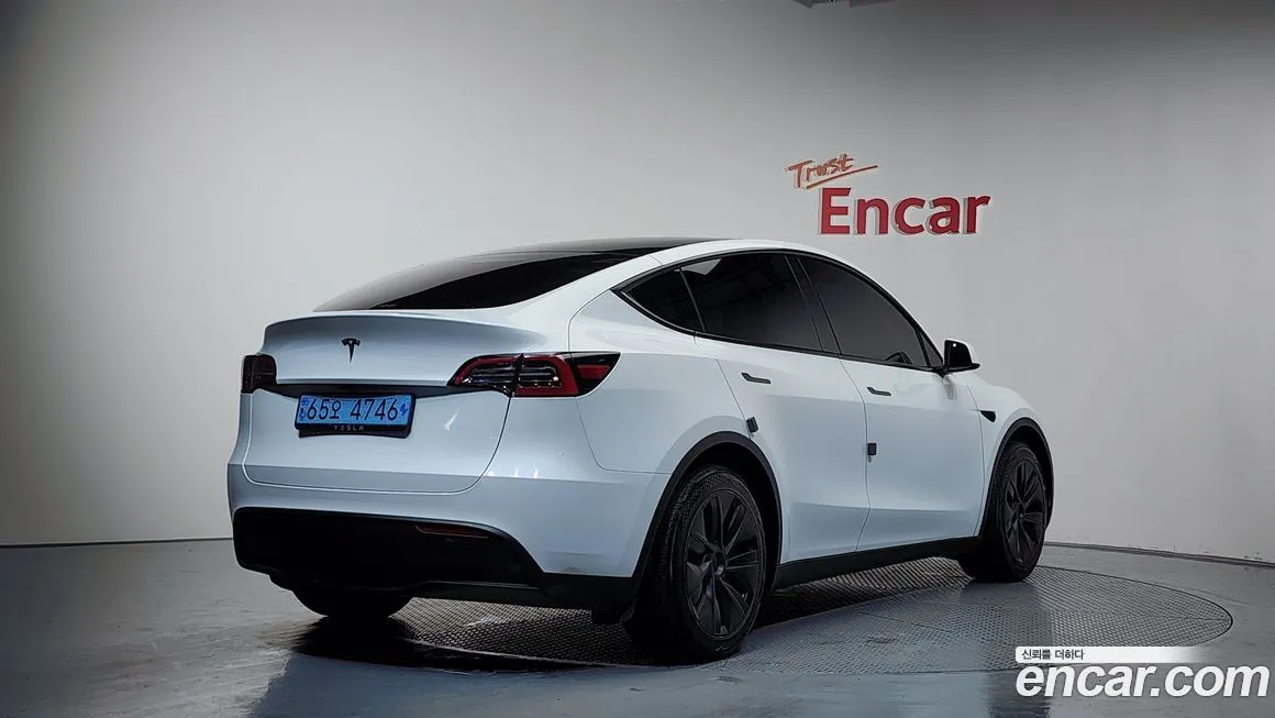 Tesla Model Y 2024 из KR, фото 2