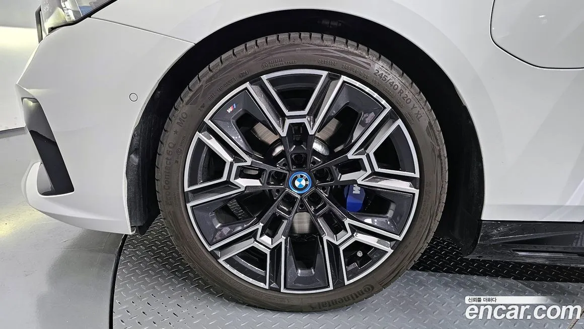 BMW 5-Series 2025 из KR, фото 5