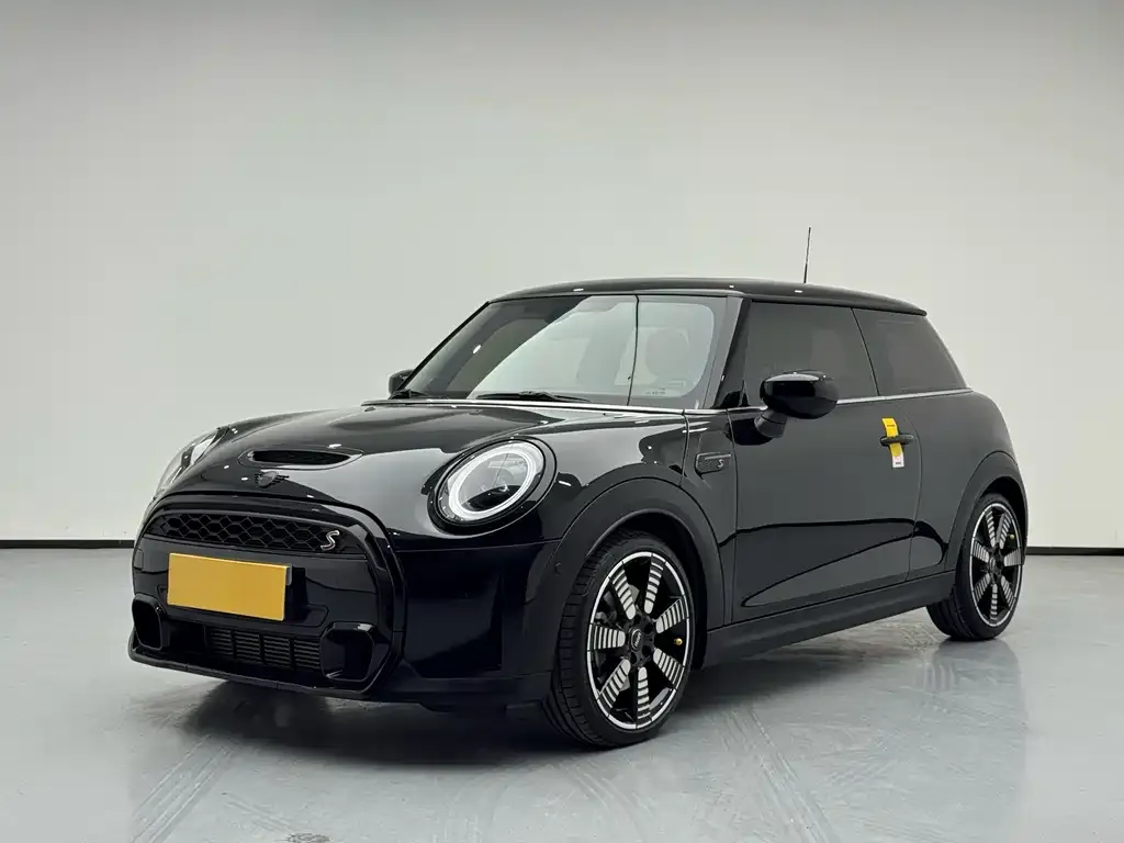 MINI Cooper (3-door) 2024 из CN, фото 1