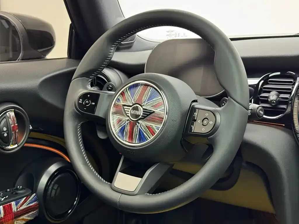 MINI Cooper (3-door) 2024 из CN, фото 7