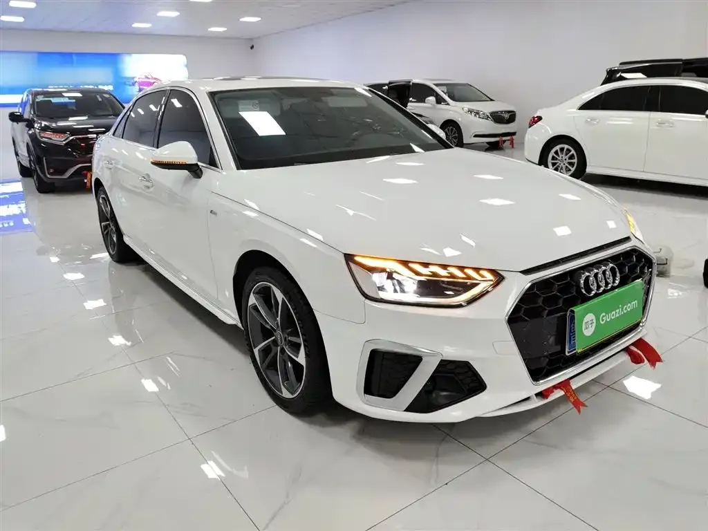 Audi A4L 2022 из CN, фото 4