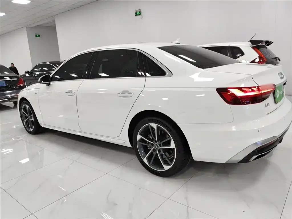 Audi A4L 2022 из CN, фото 5