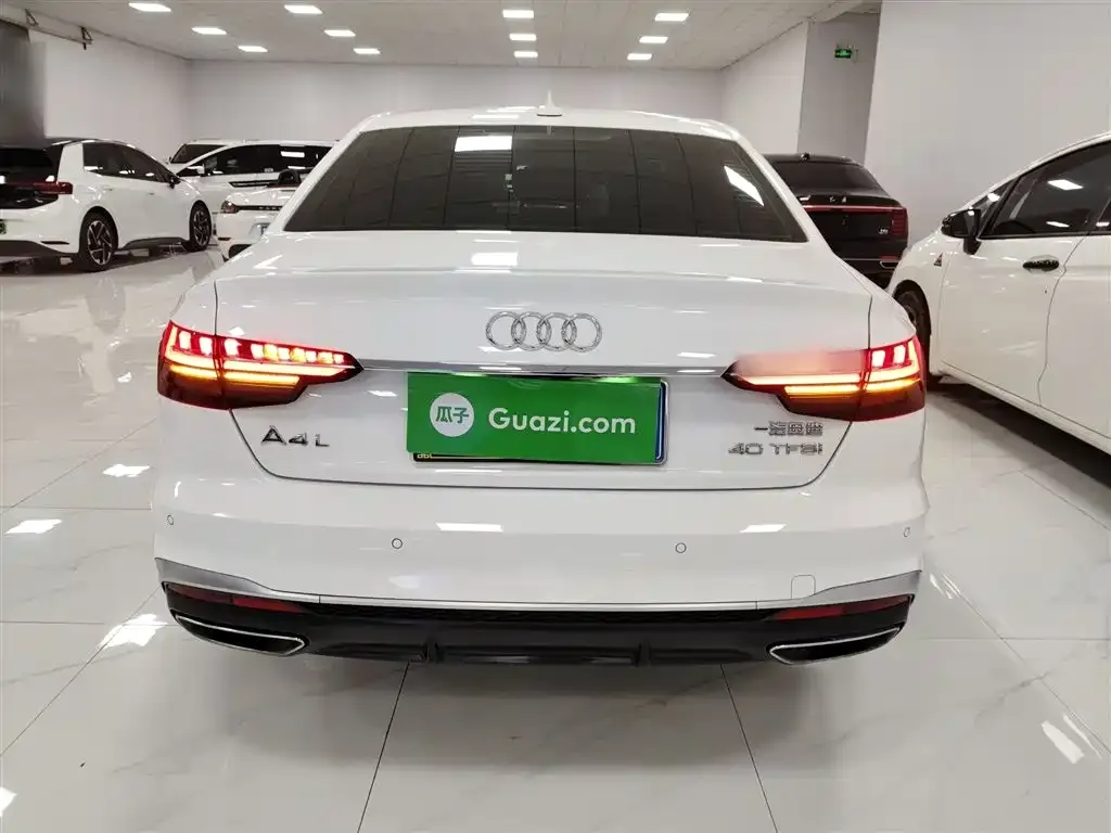 Audi A4L 2022 из CN, фото 6