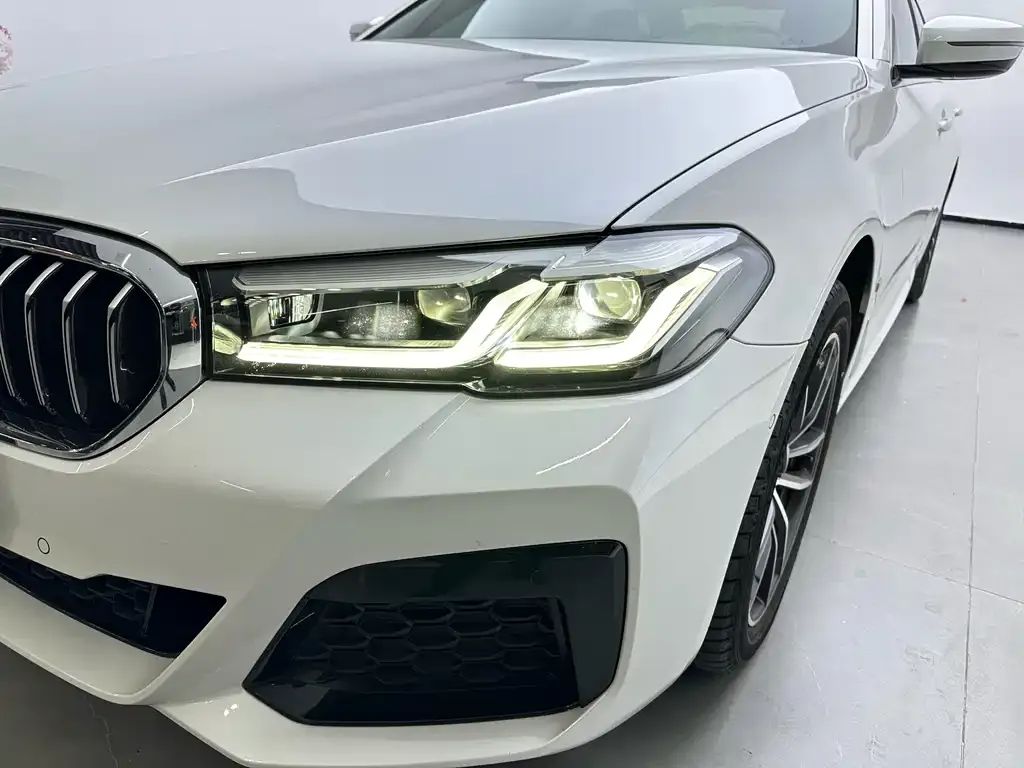 BMW 5 Series — фото 4
