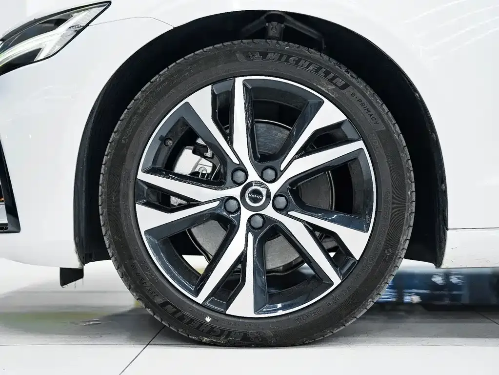 Volvo S60 2023 из CN, фото 10