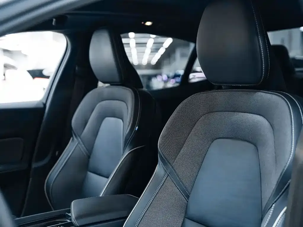 Volvo S60 2023 из CN, фото 8