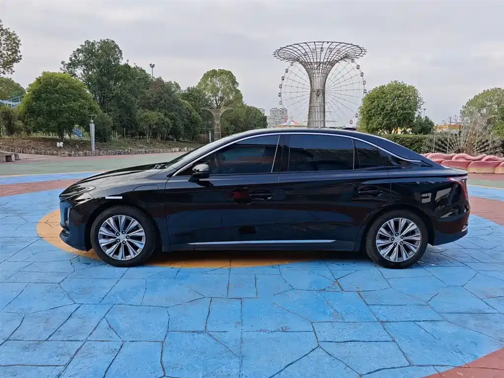 Hongqi E-QM5 2024 из CN, фото 5