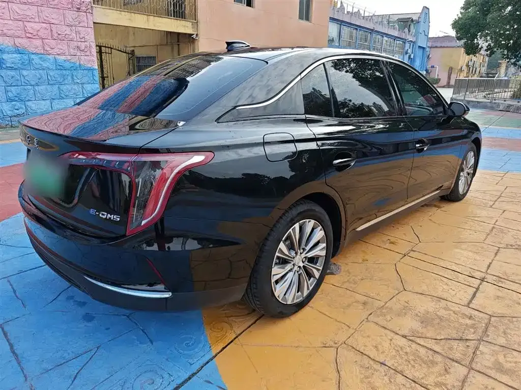 Hongqi E-QM5 2024 из CN, фото 7