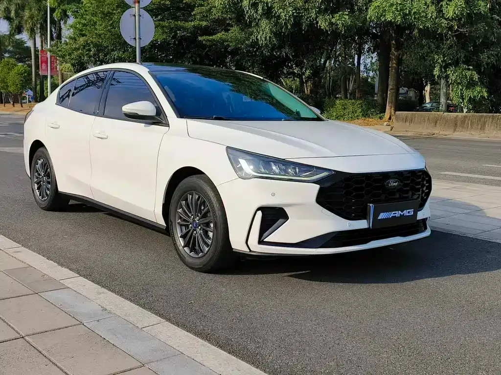 Ford Focus 2023 из CN, фото 3
