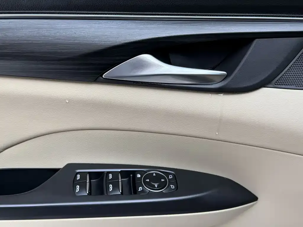 Buick GL8 2023 из CN, фото 10