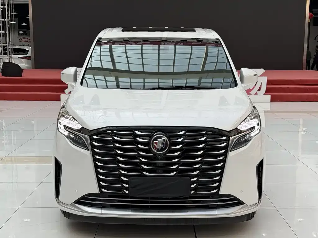 Buick GL8 2023 из CN, фото 2