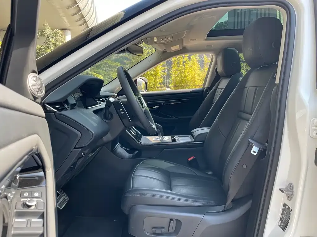 Land Rover Evoque 2023 из CN, фото 6