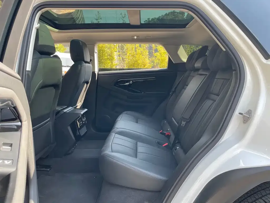 Land Rover Evoque 2023 из CN, фото 7
