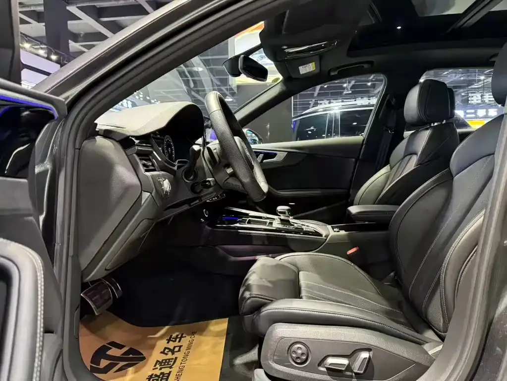 Audi A4L 2024 из CN, фото 6