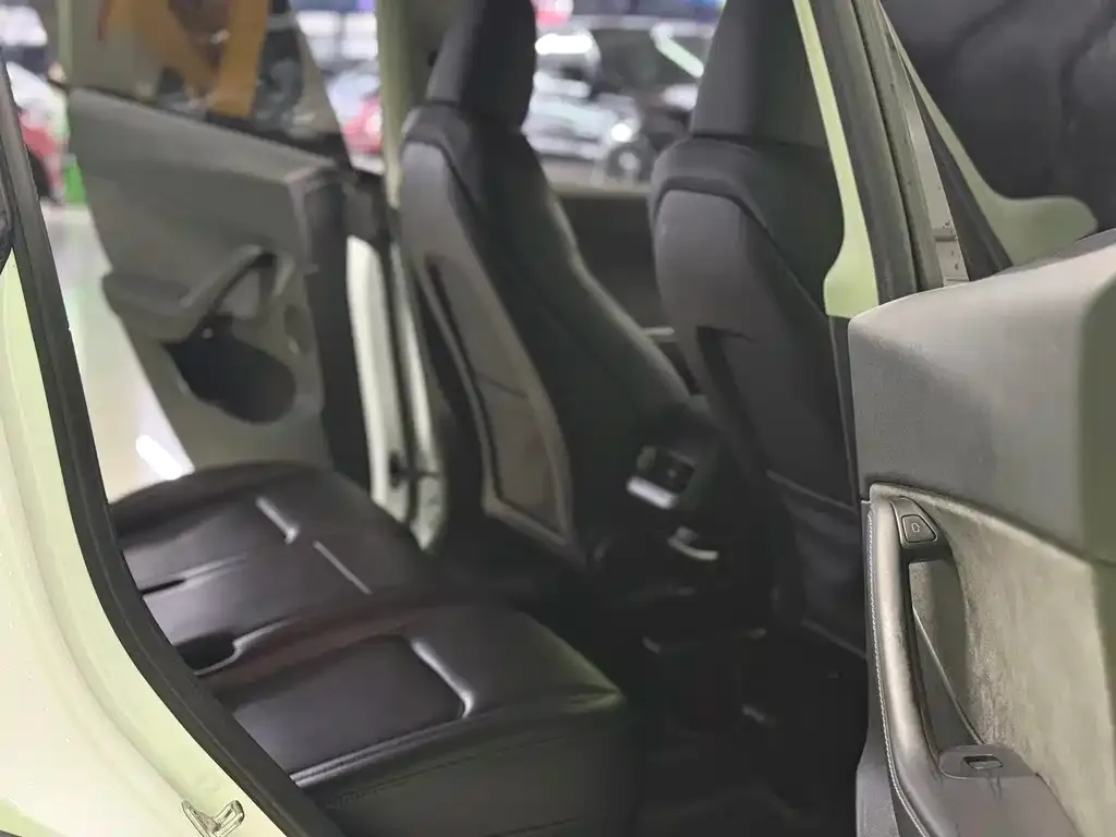 Tesla Model Y 2023 из CN, фото 6