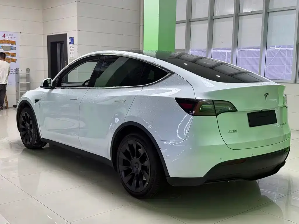 Tesla Model Y 2023 из CN, фото 8