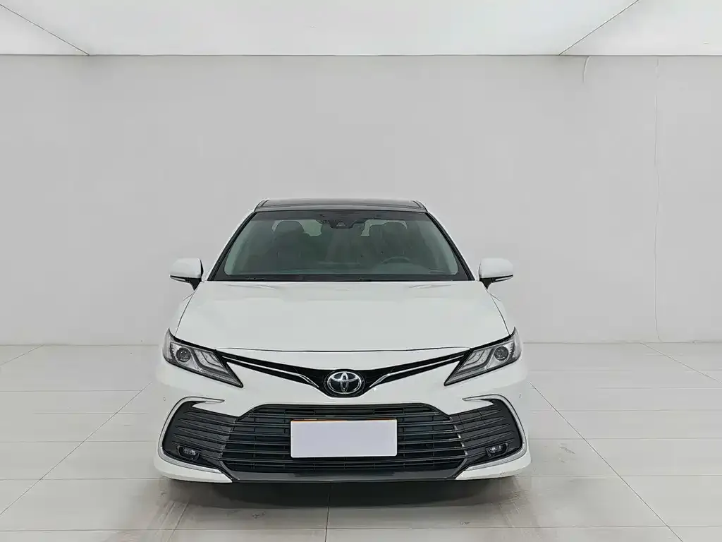 Toyota Camry 2023 из CN, фото 2