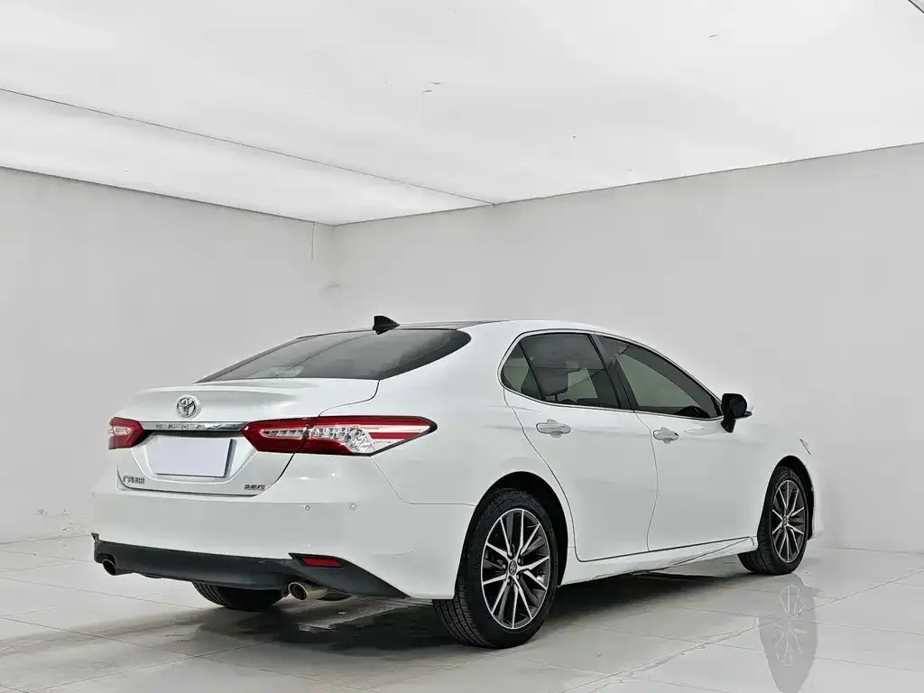 Toyota Camry 2023 из CN, фото 4