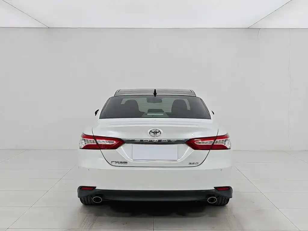 Toyota Camry 2023 из CN, фото 5