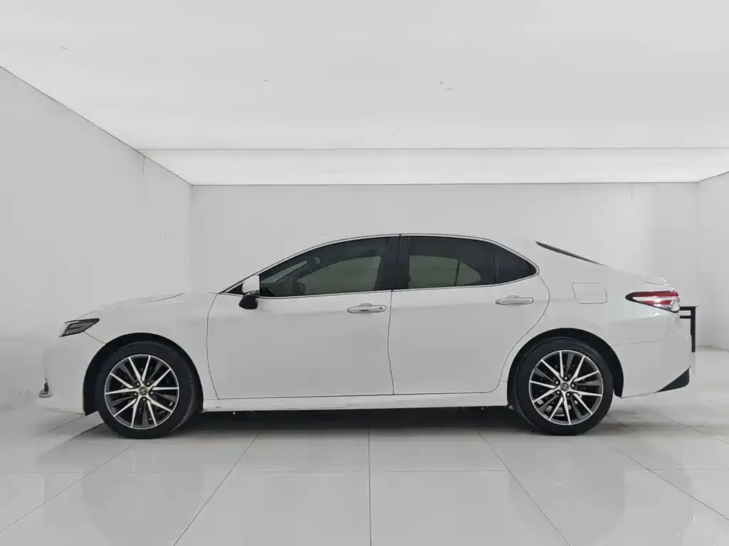 Toyota Camry 2023 из CN, фото 7