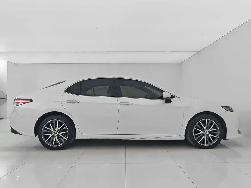 Toyota Camry 2023 из CN, фото 8