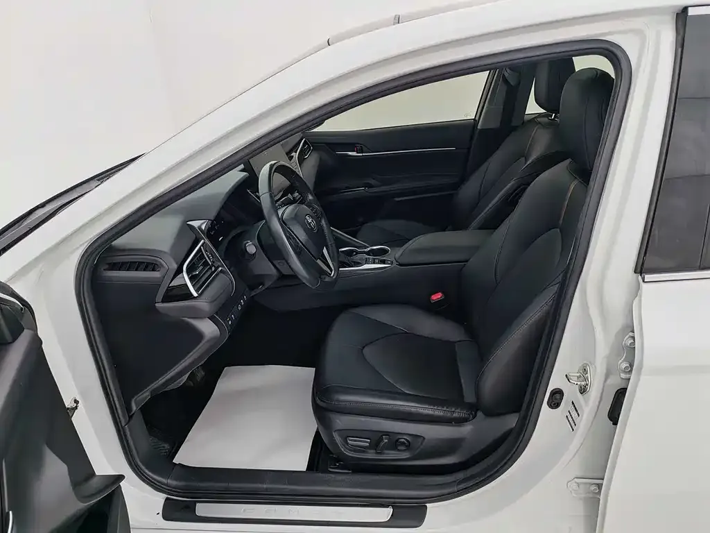 Toyota Camry 2023 из CN, фото 9