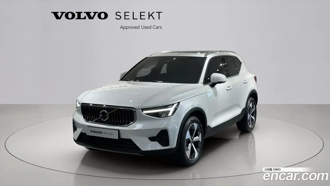 Volvo XC40 — фото 1