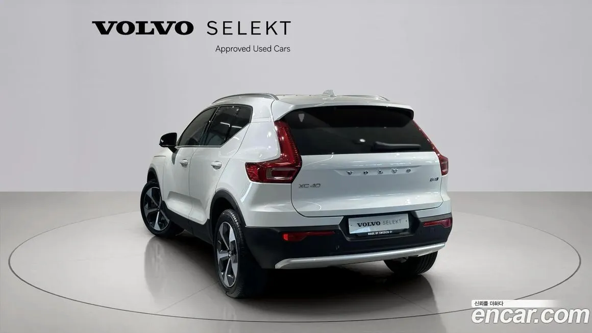 Volvo XC40 — фото 2