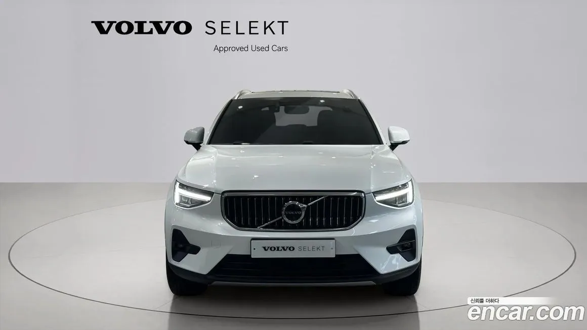 Volvo XC40 — фото 3