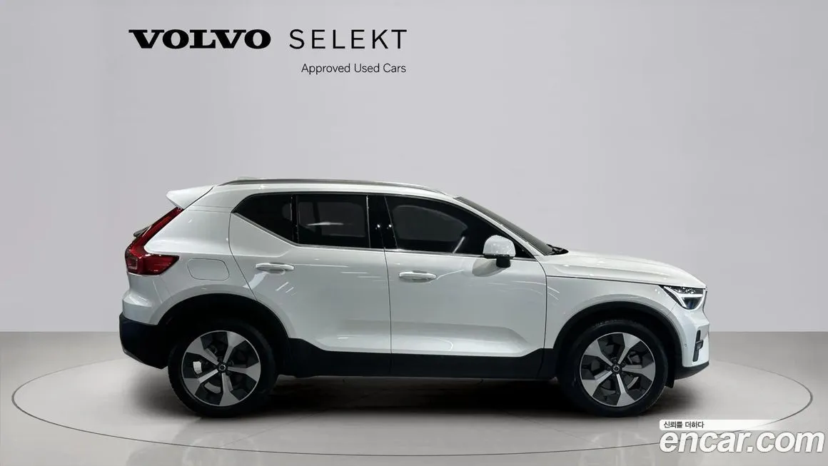 Volvo XC40 — фото 4
