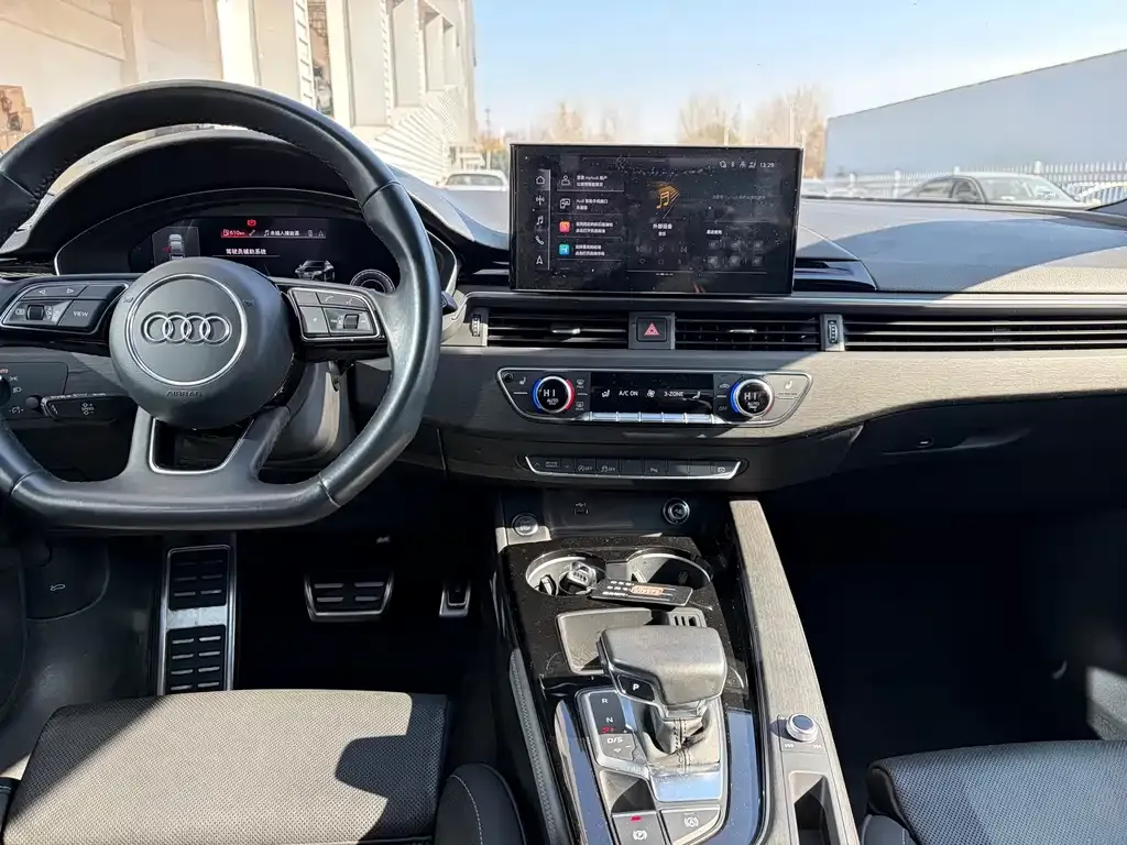 Audi A4L 2023 из CN, фото 4