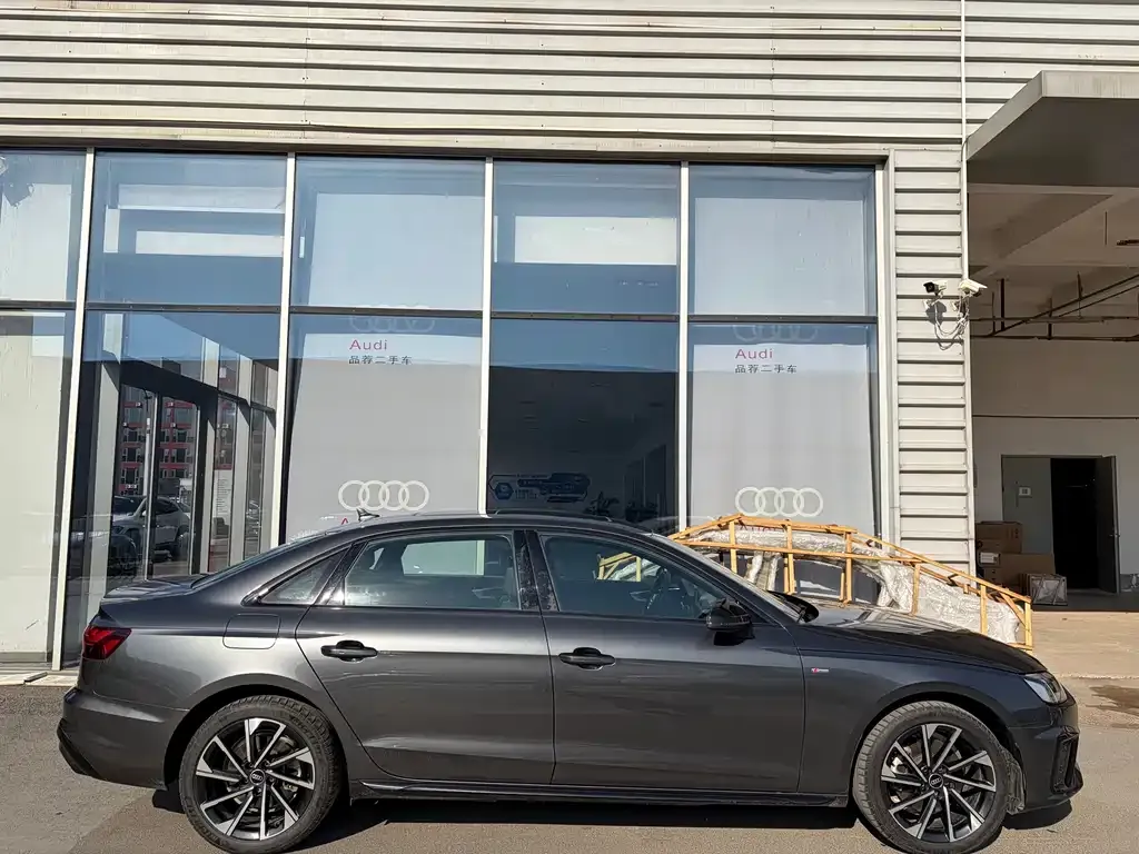 Audi A4L 2023 из CN, фото 6