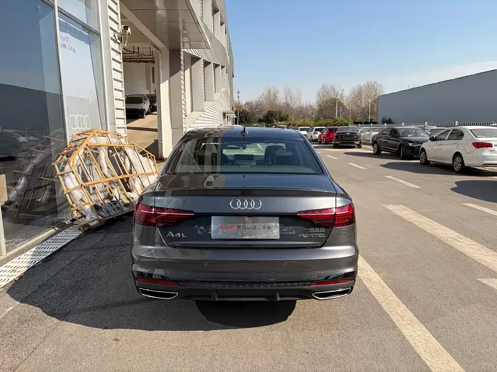 Audi A4L 2023 из CN, фото 7